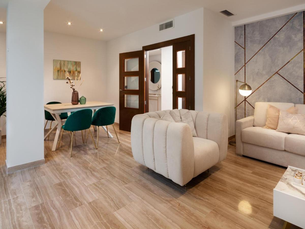 Inmalaga Uncibay Square 2 Apartment Ngoại thất bức ảnh