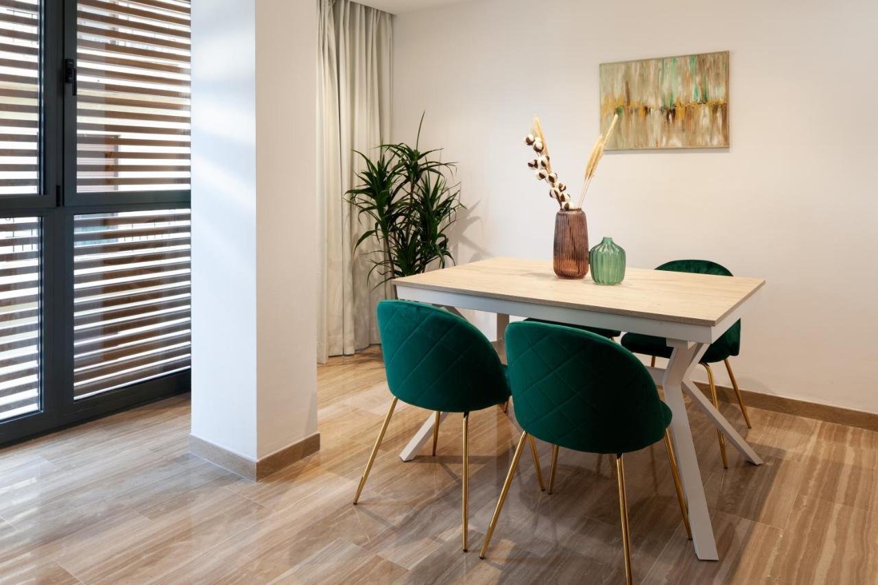 Inmalaga Uncibay Square 2 Apartment Ngoại thất bức ảnh