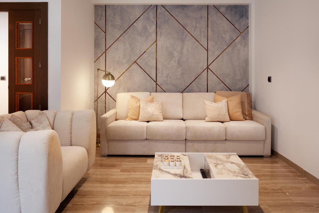 Inmalaga Uncibay Square 2 Apartment Ngoại thất bức ảnh