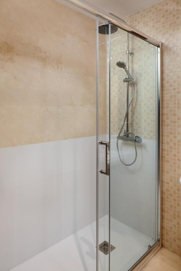 Inmalaga Uncibay Square 2 Apartment Ngoại thất bức ảnh