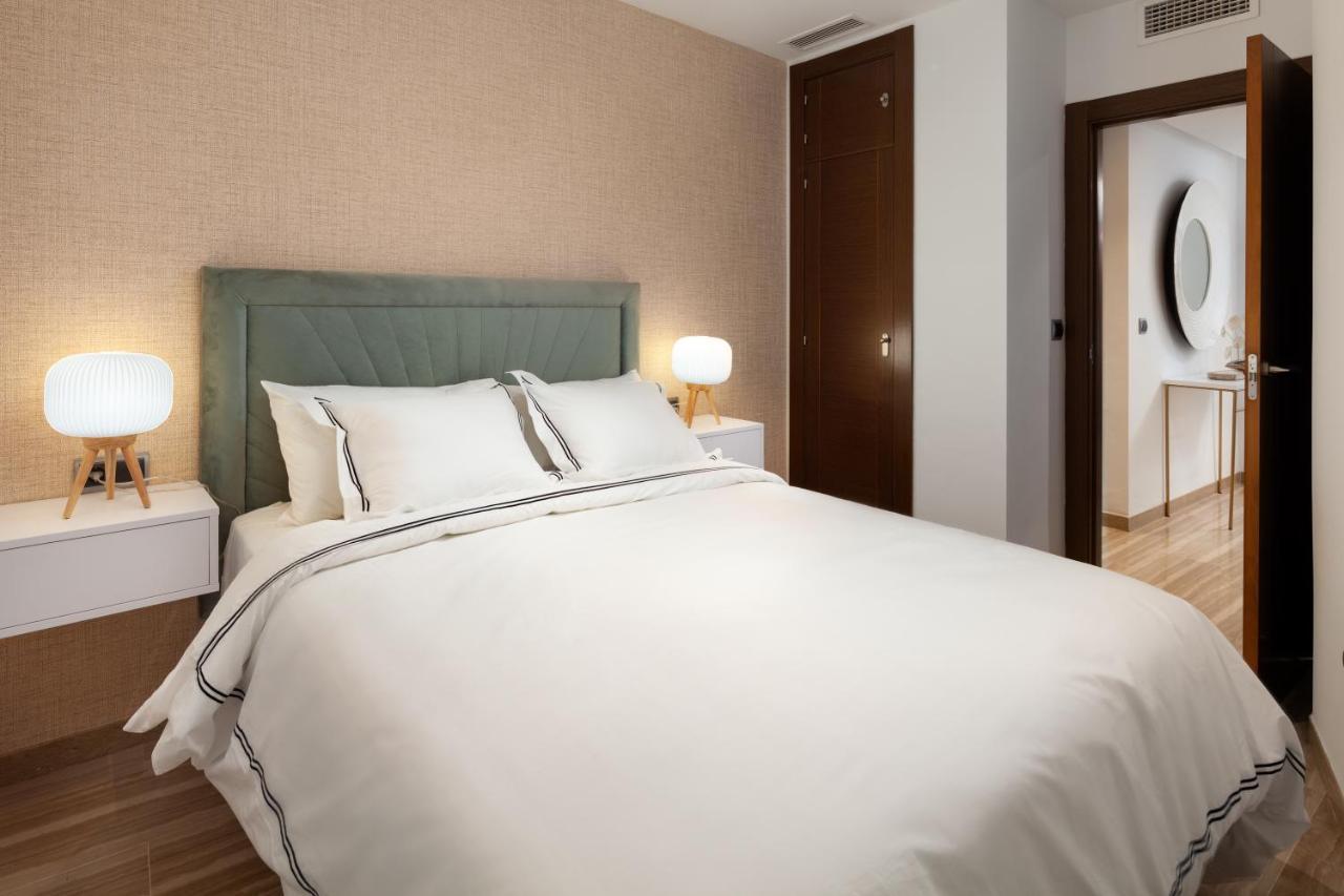 Inmalaga Uncibay Square 2 Apartment Ngoại thất bức ảnh